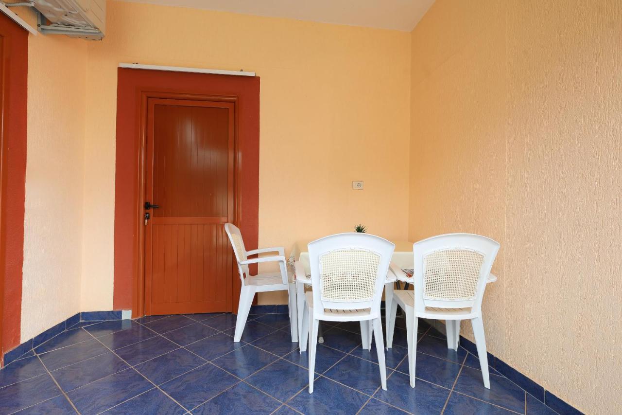 Vila Feliz - Premium Rooms With Free Private Parking Avlonya Dış mekan fotoğraf