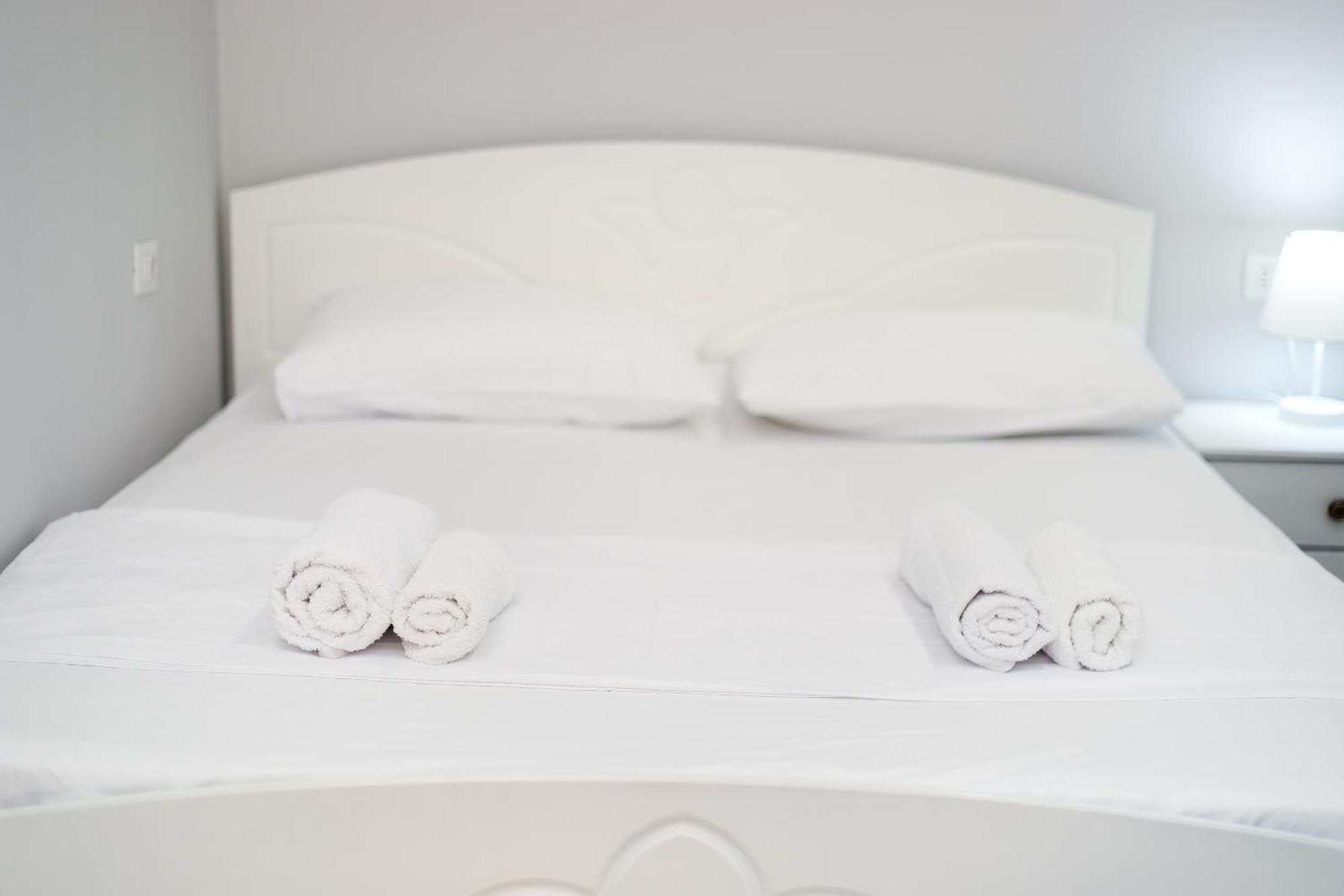 Vila Feliz - Premium Rooms With Free Private Parking Avlonya Dış mekan fotoğraf