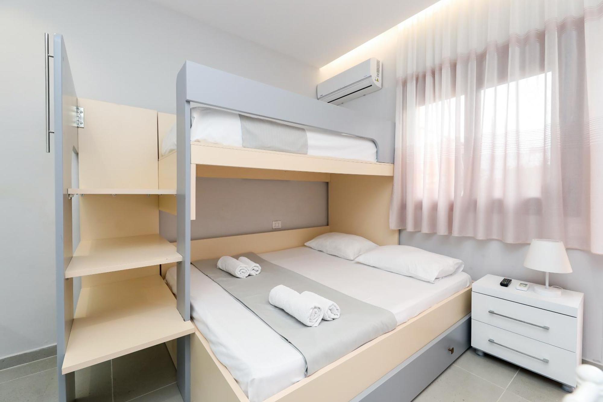Vila Feliz - Premium Rooms With Free Private Parking Avlonya Dış mekan fotoğraf