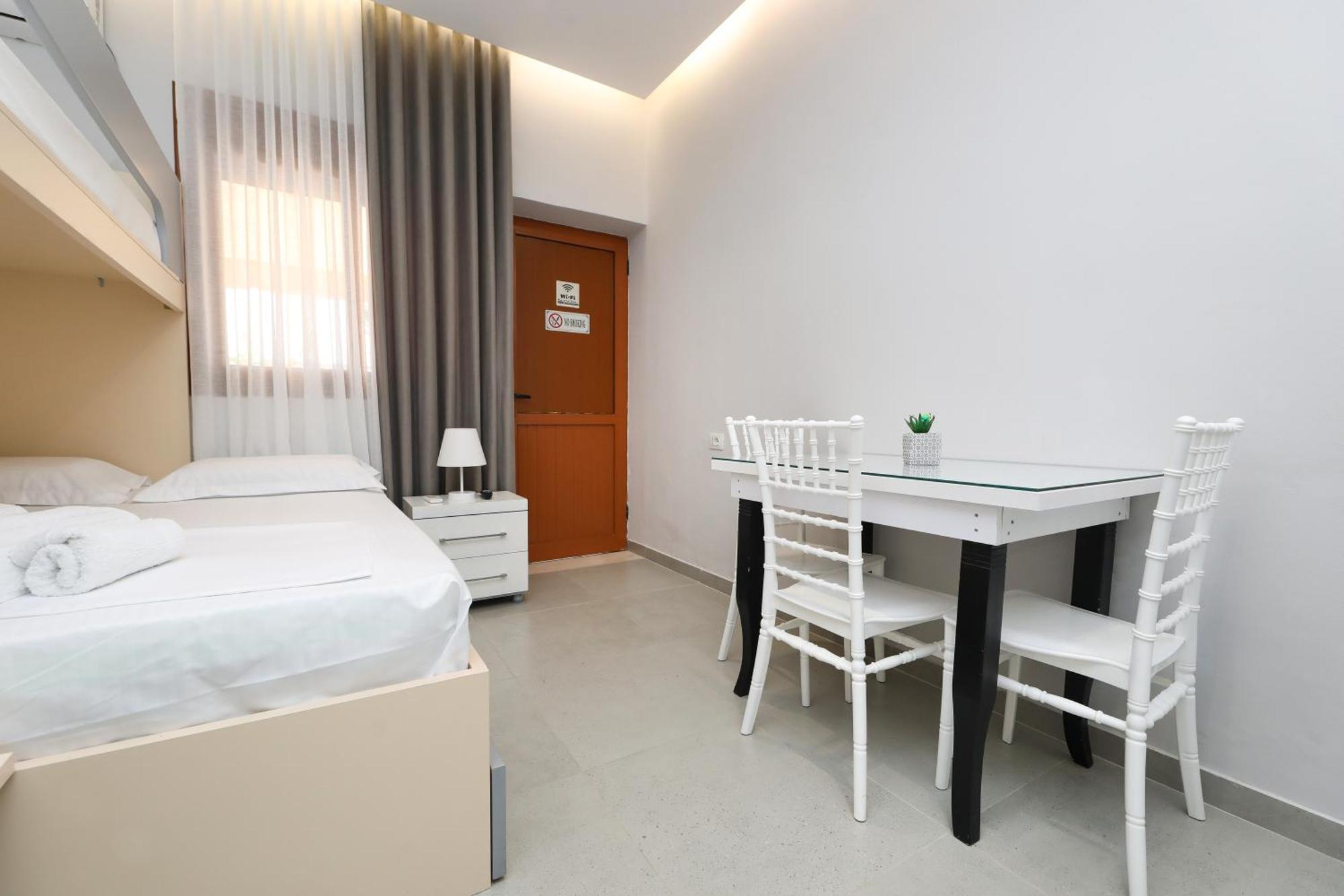 Vila Feliz - Premium Rooms With Free Private Parking Avlonya Dış mekan fotoğraf