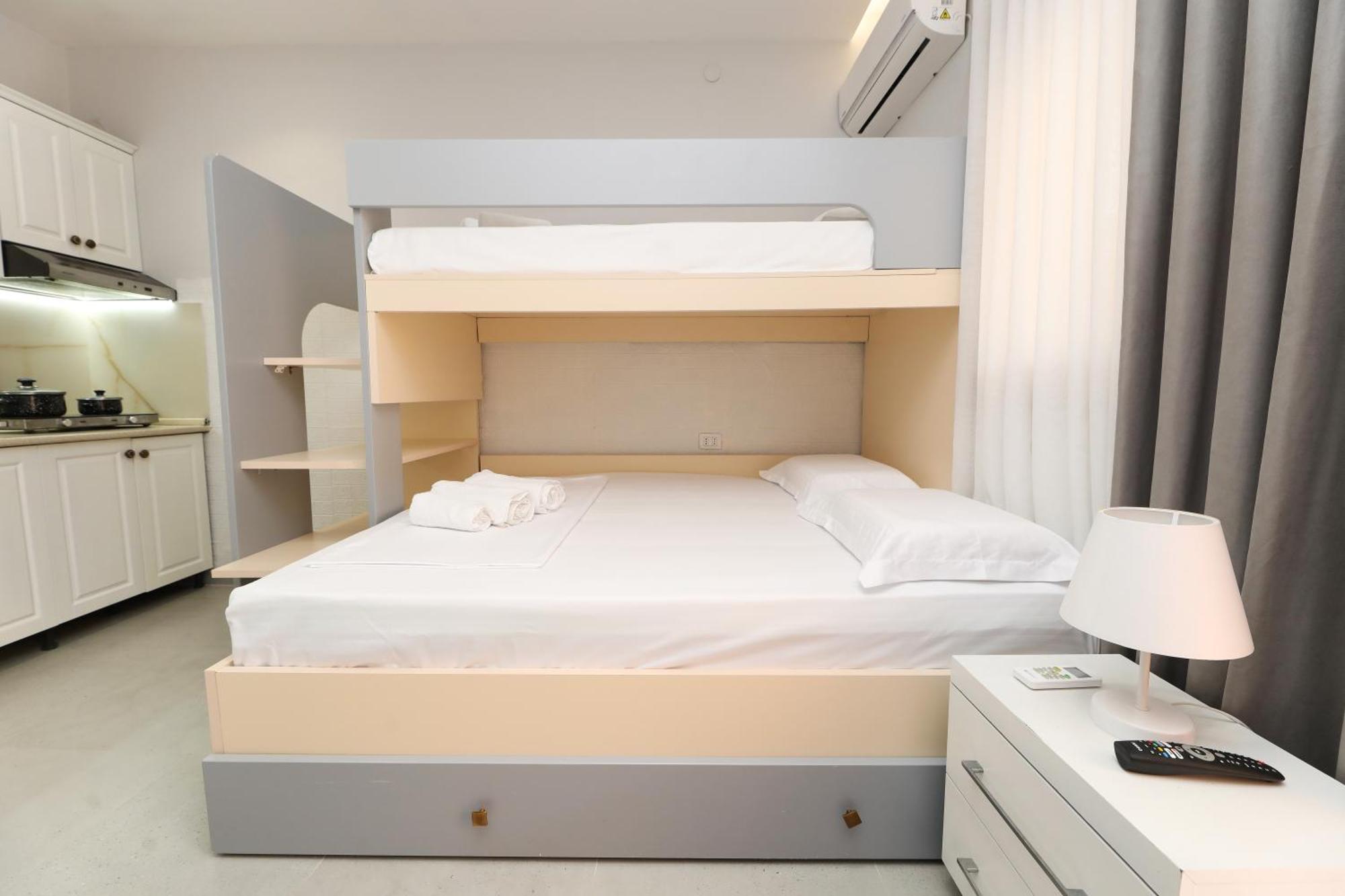 Vila Feliz - Premium Rooms With Free Private Parking Avlonya Dış mekan fotoğraf