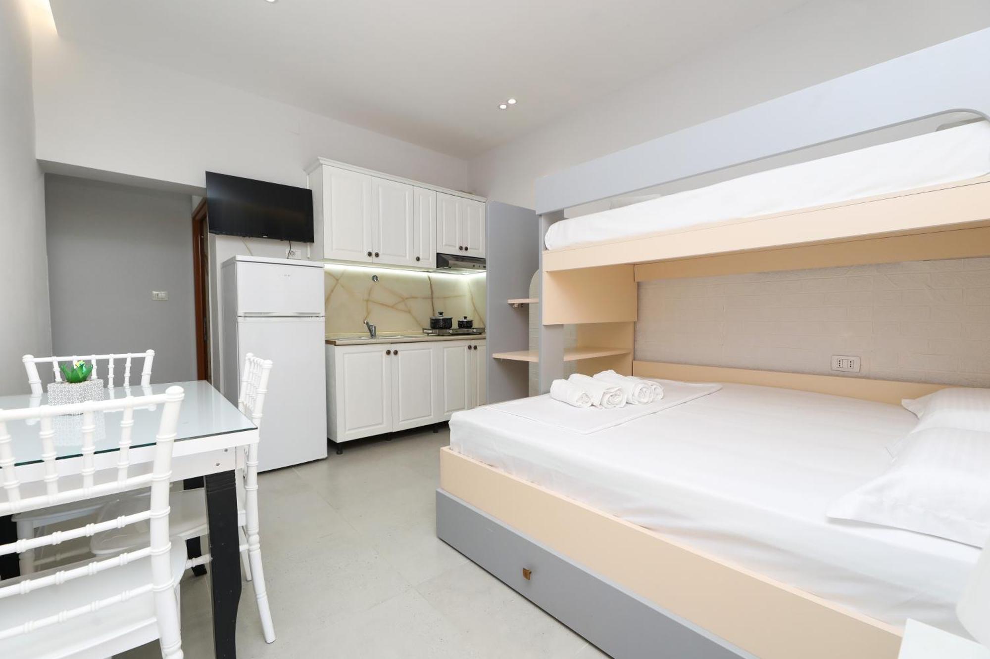 Vila Feliz - Premium Rooms With Free Private Parking Avlonya Dış mekan fotoğraf