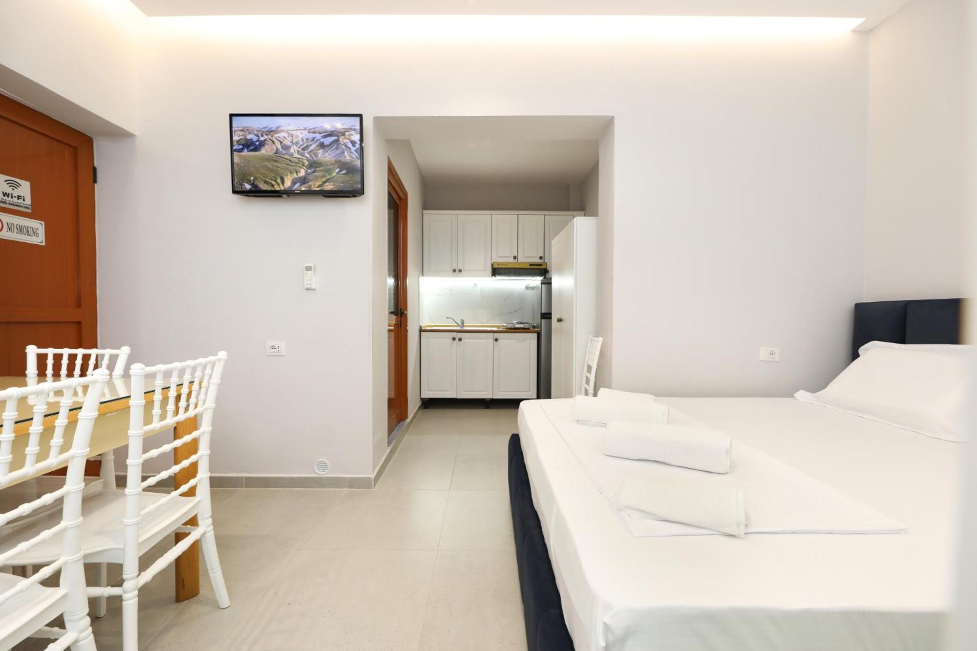 Vila Feliz - Premium Rooms With Free Private Parking Avlonya Dış mekan fotoğraf