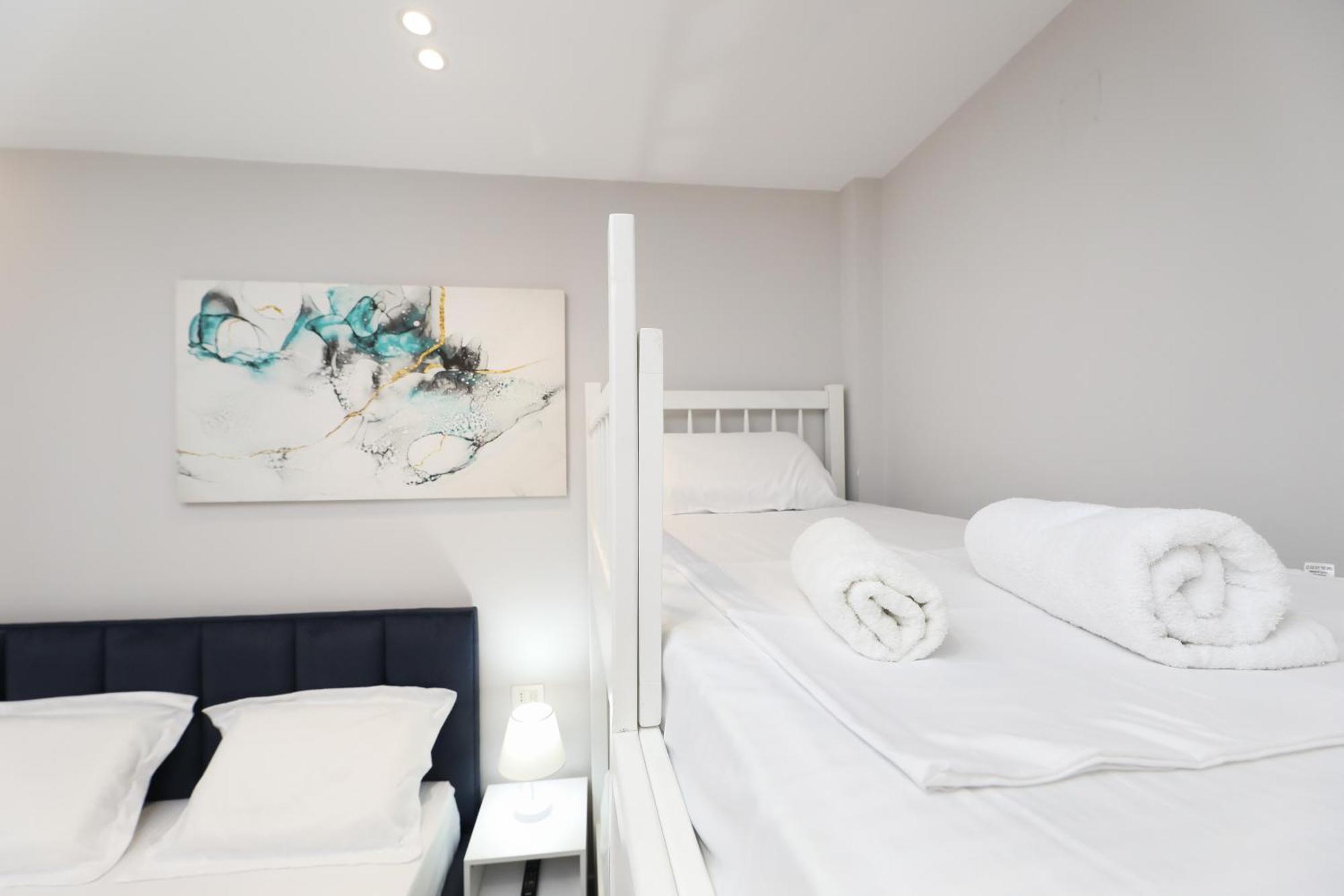 Vila Feliz - Premium Rooms With Free Private Parking Avlonya Dış mekan fotoğraf