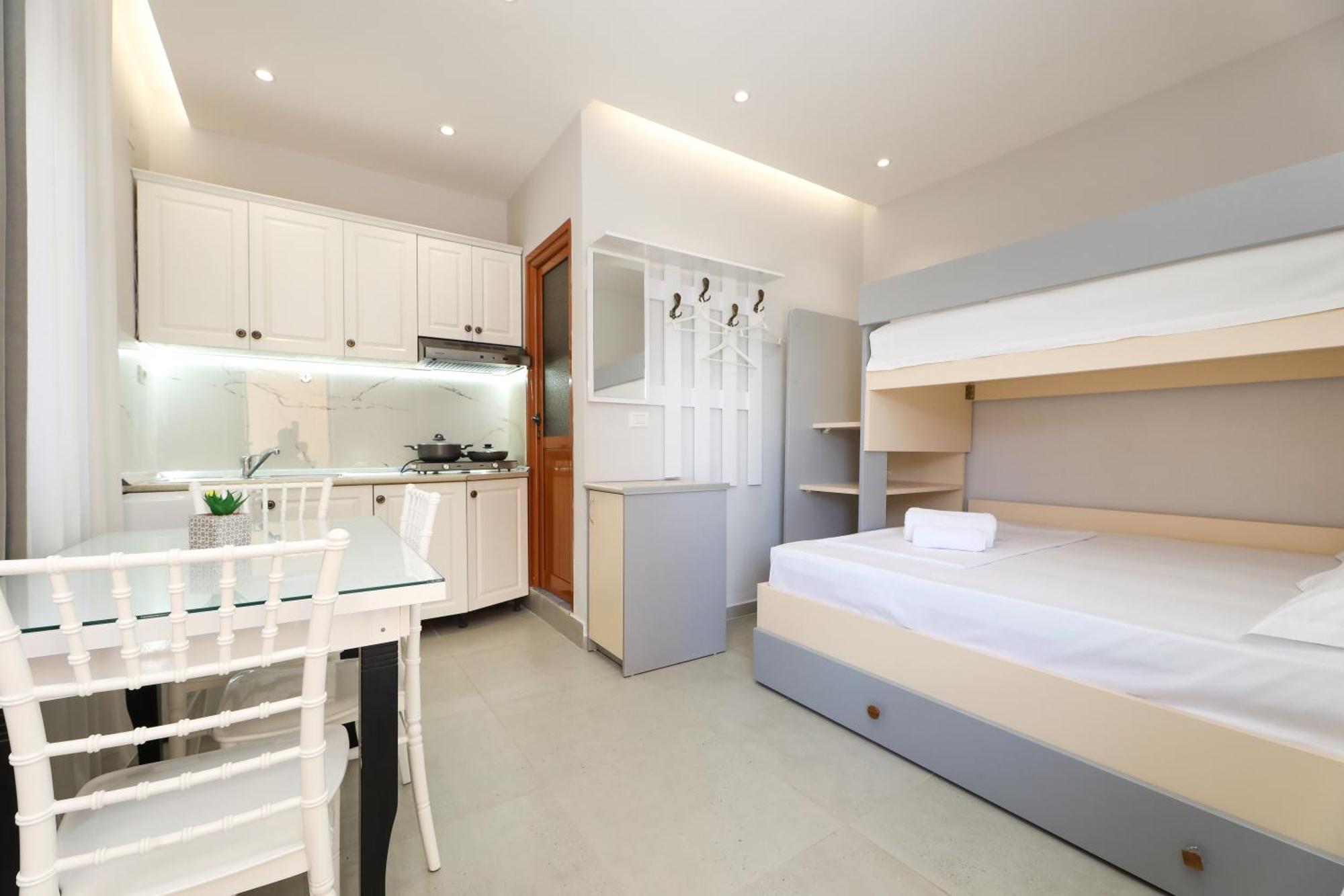 Vila Feliz - Premium Rooms With Free Private Parking Avlonya Dış mekan fotoğraf