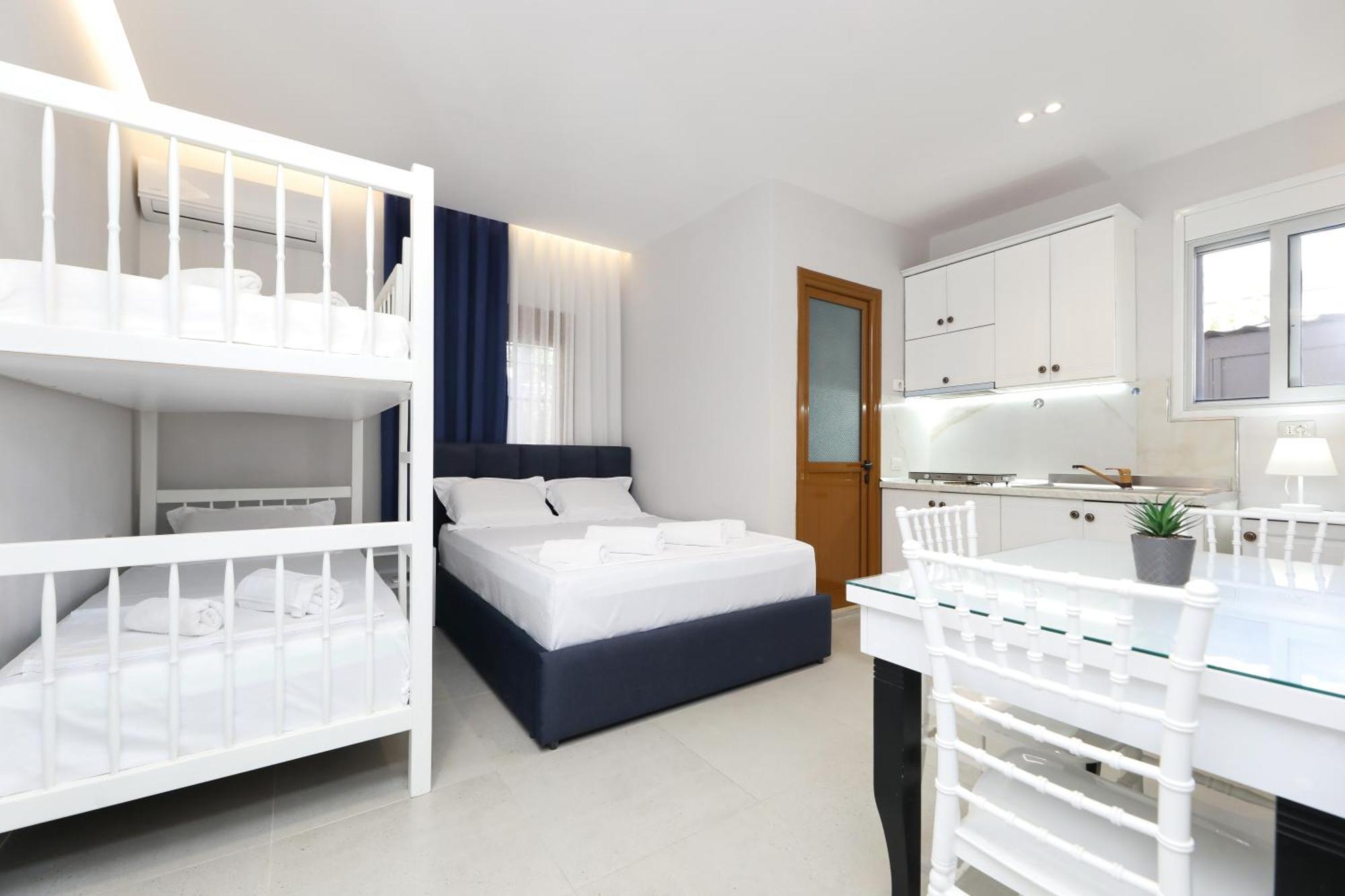 Vila Feliz - Premium Rooms With Free Private Parking Avlonya Dış mekan fotoğraf
